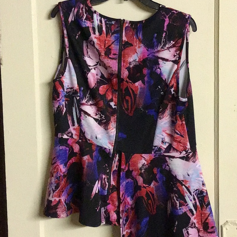 Multi Colored Sleeveless Blouse With Side Tail View 5